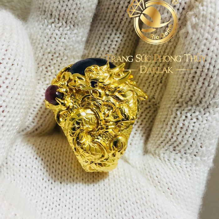Nhẫn Rồng Phụng chầu ngọc Sapphire