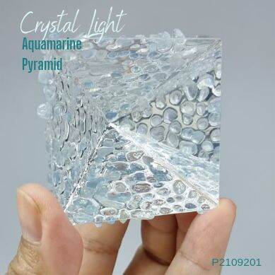 P2109201 | Lăng kính kim tự tháp phong thủy mỹ thuật năng lượng đá Aquamarine Crystal Light