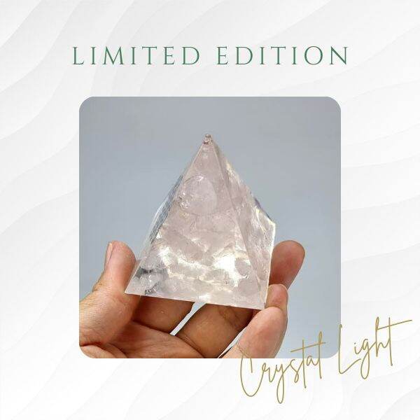 P2110115 Kim tự tháp năng lượng Crystal Light đá thạch anh hồng thiên nhiên