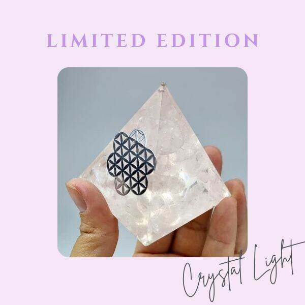 P2110115 Kim tự tháp năng lượng Crystal Light đá thạch anh hồng thiên nhiên