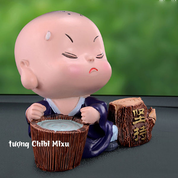 Tượng chibi chú tiểu bướng bỉnh