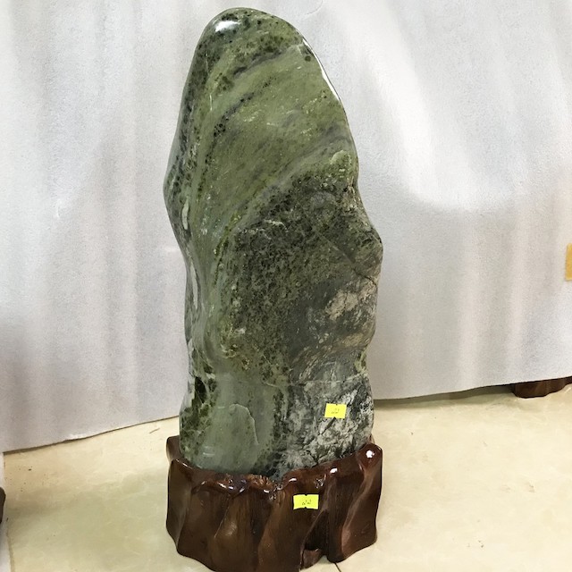 Cây đá tự nhiên cao 47 cm, nặng 15 kg cho mệnh Hỏa và Môc