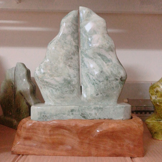 Cánh buồm đá xanh ngọc Serpentine tự nhiên