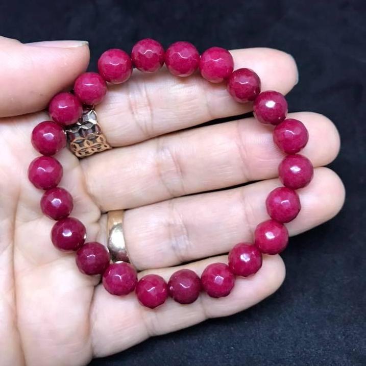 Vòng tay hồng ruby mài giác 8ly