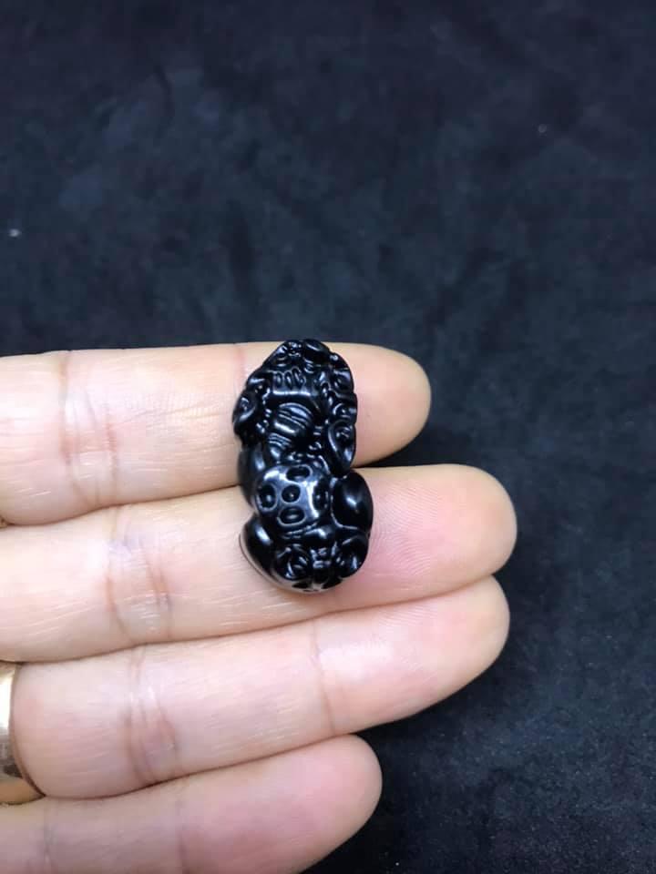 Mặt tỳ hưu đá núi lửa obsidian