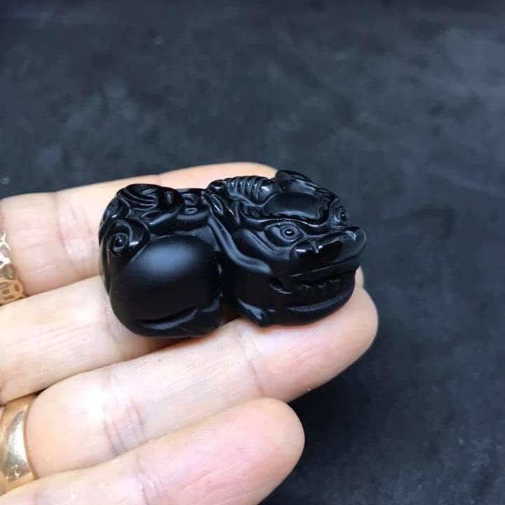 Tỳ hưu đá núi lửa obsidian