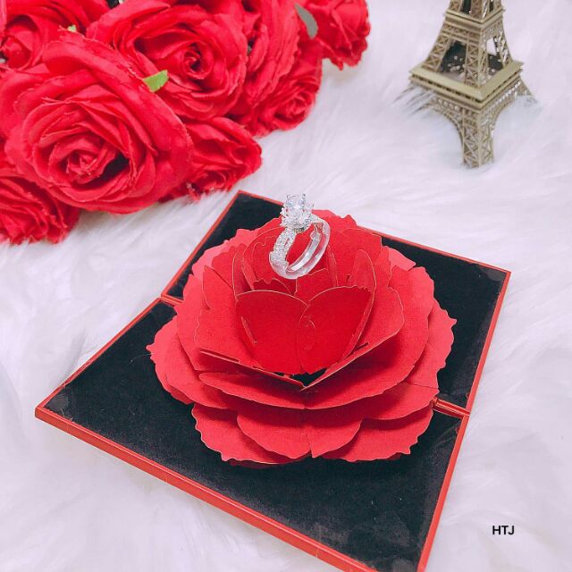 Hộp hoa hồng kèm nhẫn bạc Valentine