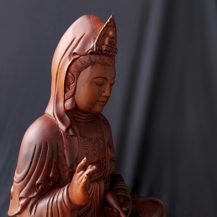 Tượng Phật Quan Âm Bồ Tát tọa lạc đài sen bằng gỗ Hương - C40 (Cao 40cm)